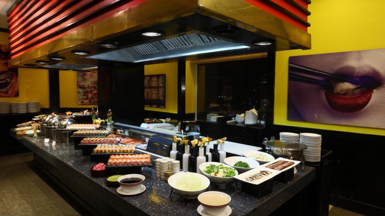 Avari Towers Karachi Eksteriør billede A sushi bar in a hotel