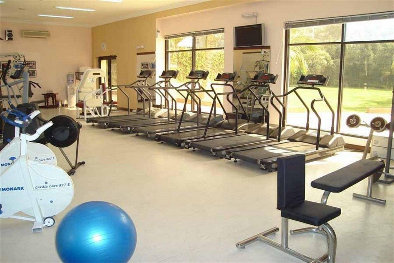 Avari Towers Karachi Eksteriør billede A typical gym