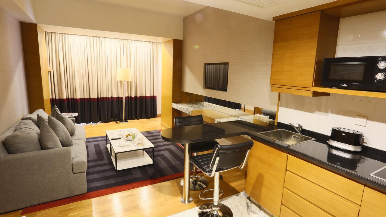 Avari Towers Karachi Eksteriør billede A typical studio apartment