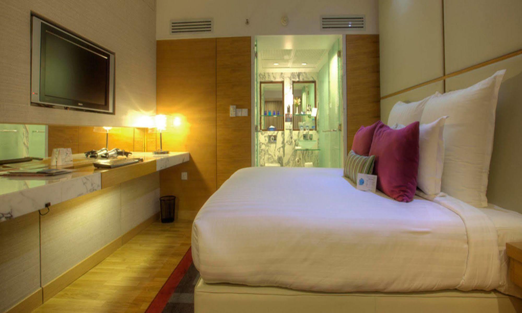Avari Towers Karachi Eksteriør billede Deluxe Room