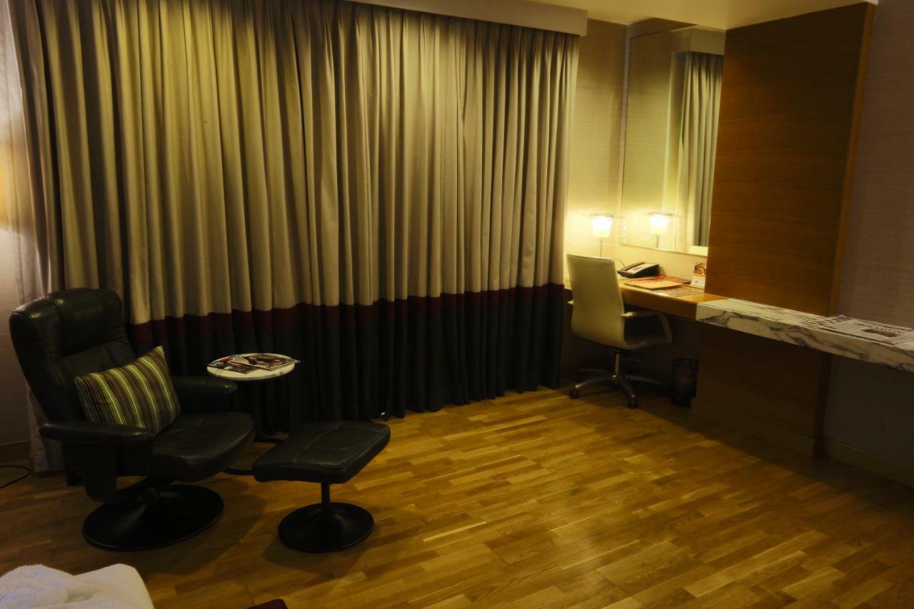 Avari Towers Karachi Eksteriør billede A room at the hotel